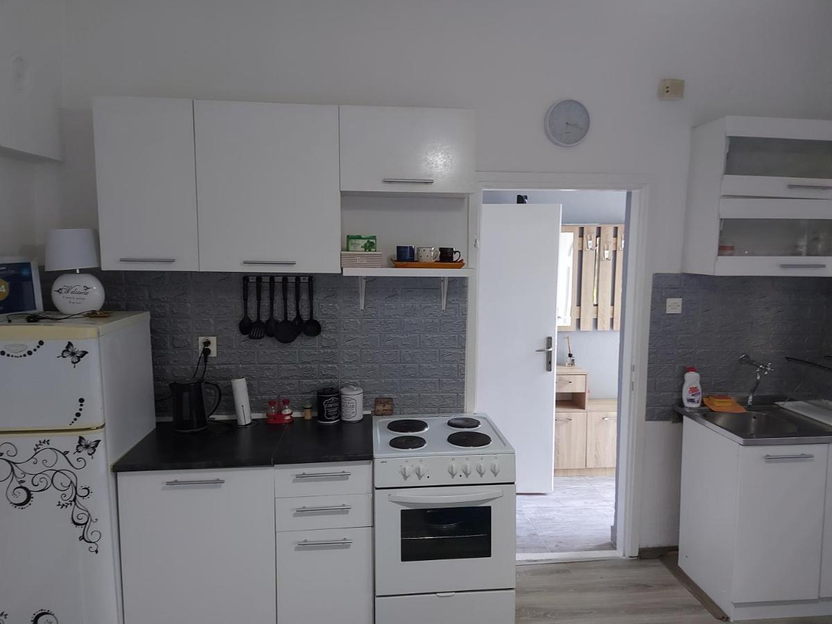 Eid Apartment Мостар Екстериор снимка